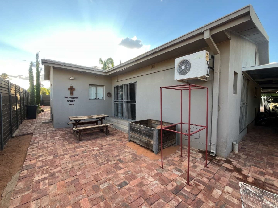 4 Bedroom Property for Sale in Middelpos Northern Cape